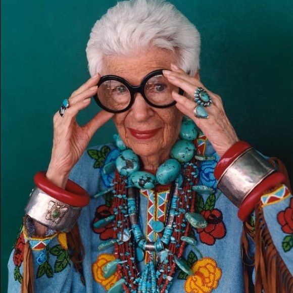 Meet your Posher, Kendra - Picture 1 of 1